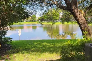 2578 SW 82nd Ave, Miramar, FL 33025 - Photo 16