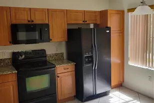 2578 SW 82nd Ave, Miramar, FL 33025 - Photo 2