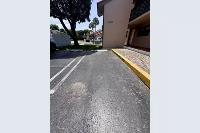 220 W Park Dr #104-3, Miami, FL 33172 - Photo 18