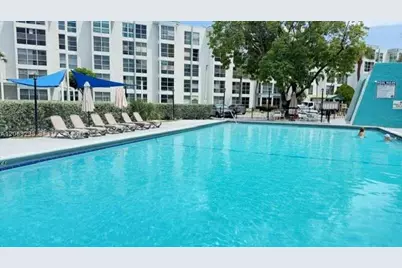 17570 Atlantic Blvd #105, Sunny Isles Beach, FL 33160 - Photo 4