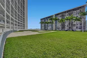 601 NE 36th St, Miami, FL 33137 - Photo 22