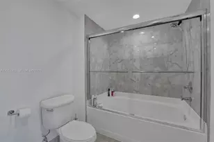601 NE 36th St, Miami, FL 33137 - Photo 8