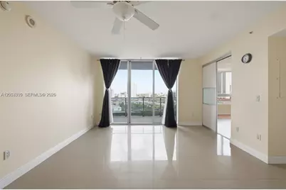90 SW 3rd St #1409, Miami, FL 33130 - Photo 12