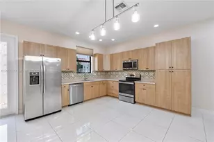 20914 NW 1st Dr, Pembroke Pines, FL 33029 - Photo 8