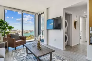 230 NE 4th St, Miami, FL 33132 - Photo 24