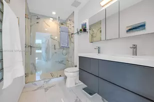 50 South Pointe Dr, Miami Beach, FL 33139 - Photo 10