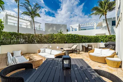 50 S Pointe Dr #510, Miami Beach, FL 33139 - Photo 2