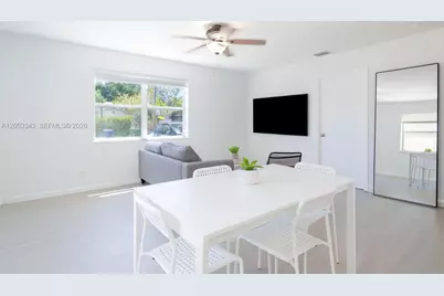 605 SW 14th Ter, Fort Lauderdale, FL 33312 - Photo 10
