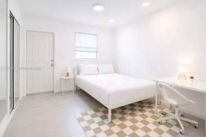 605 SW 14th Ter, Fort Lauderdale, FL 33312 - Photo 2
