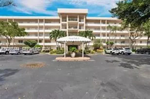 3970 Oaks Clubhouse Dr, Pompano Beach, FL 33069 - Photo 1