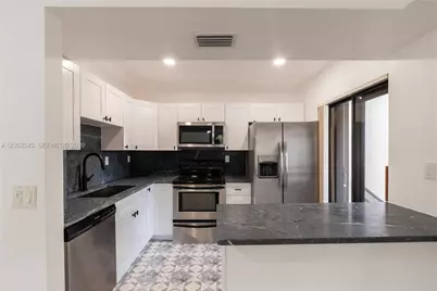 20260 NE 3rd Ct #2, Miami, FL 33179 - Photo 8