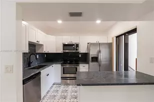 20260 NE 3rd Ct, Miami, FL 33179 - Photo 8