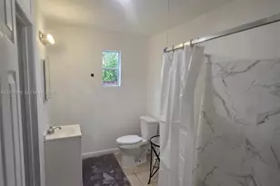 1008 N 18th Ct, Hollywood, FL 33020 - Photo 18