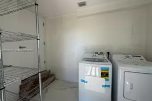 1121 NW 56th St, Miami, FL 33127 - Photo 26