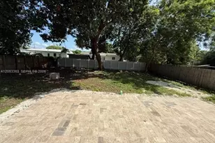 1121 NW 56th St, Miami, FL 33127 - Photo 4