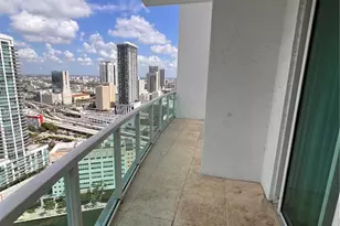 31 SE 5th St, Miami, FL 33131 - Photo 12