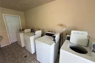 1370 NE 119th St, Miami, FL 33161 - Photo 14