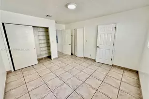 905 SE 13th St, Fort Lauderdale, FL 33316 - Photo 12