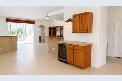 1860 SE Gaskins Cir, Port Saint Lucie, FL 34952 - Photo 4