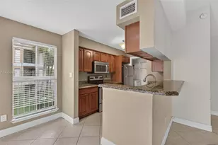 995 Riverside Dr, Coral Springs, FL 33071 - Photo 10