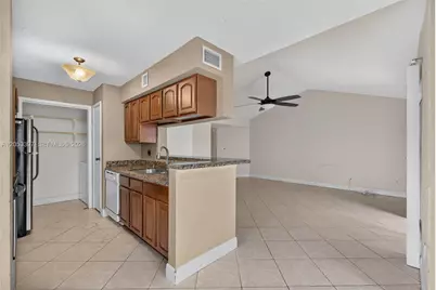 995 Riverside Dr #120, Coral Springs, FL 33071 - Photo 8