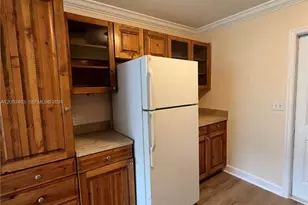 8701 NW 38th Dr, Coral Springs, FL 33065 - Photo 6