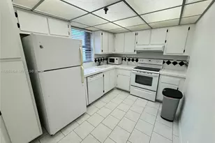 2625 Collins Ave, Miami Beach, FL 33140 - Photo 4