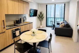 121 NE 5th St, Miami, FL 33132 - Photo 4