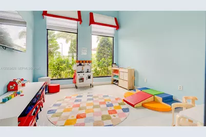 953 NE 211th St, Miami, FL 33179 - Photo 40