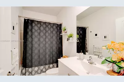 953 NE 211th St, Miami, FL 33179 - Photo 20