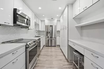 90 Edgewater Dr #225, Coral Gables, FL 33133 - Photo 4