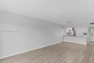 3150 N Palm Aire Dr, Pompano Beach, FL 33069 - Photo 10