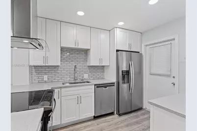3150 N Palm Aire Dr #406, Pompano Beach, FL 33069 - Photo 4