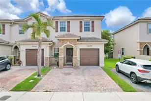 22019 SW 92nd Pl, Cutler Bay, FL 33190 - Photo 2