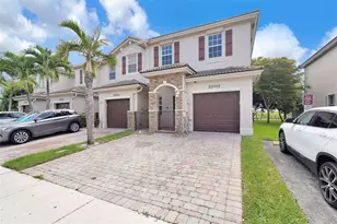 22019 SW 92nd Pl, Cutler Bay, FL 33190 - Photo 4