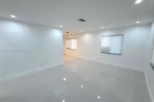 105-107 NE 30th Ct, Wilton Manors, FL 33334 - Photo 6