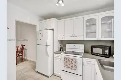 2040 NW 81st Ave #117, Pembroke Pines, FL 33024 - Photo 2