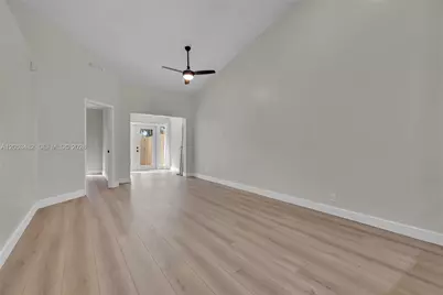 11061 NW 38th Pl, Sunrise, FL 33351 - Photo 12