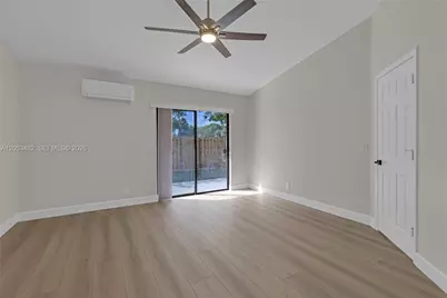 11061 NW 38th Pl, Sunrise, FL 33351 - Photo 20