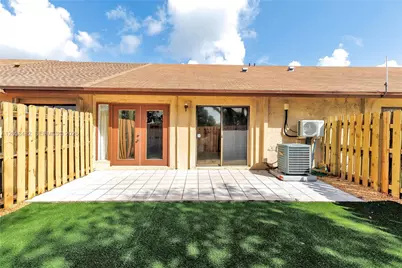 11061 NW 38th Pl, Sunrise, FL 33351 - Photo 32