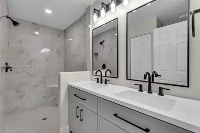 11061 NW 38th Pl, Sunrise, FL 33351 - Photo 22