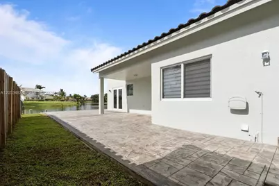 15037 Brighton Ln, Davie, FL 33331 - Photo 32