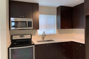 901 NW 22nd Ct, Miami, FL 33125 - Photo 4