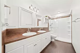 15425 N Miami Ave, Miami, FL 33169 - Photo 40