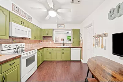 15425 N Miami Ave, Miami, FL 33169 - Photo 14