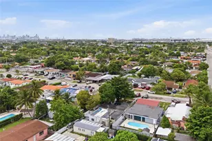 419 SE 3rd St, Hialeah, FL 33010 - Photo 42