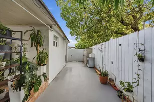419 SE 3rd St, Hialeah, FL 33010 - Photo 26