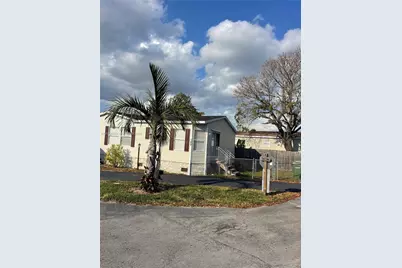 220 NE 12th Ave Lot 160, Homestead, FL 33030 - Photo 2