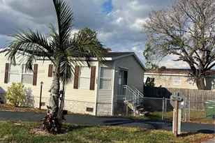 220 NE 12th Ave Lot 160, Homestead, FL 33030 - Photo 2