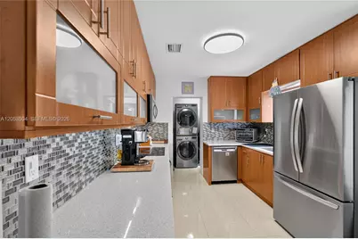 2543 SW 15th St, Miami, FL 33145 - Photo 8